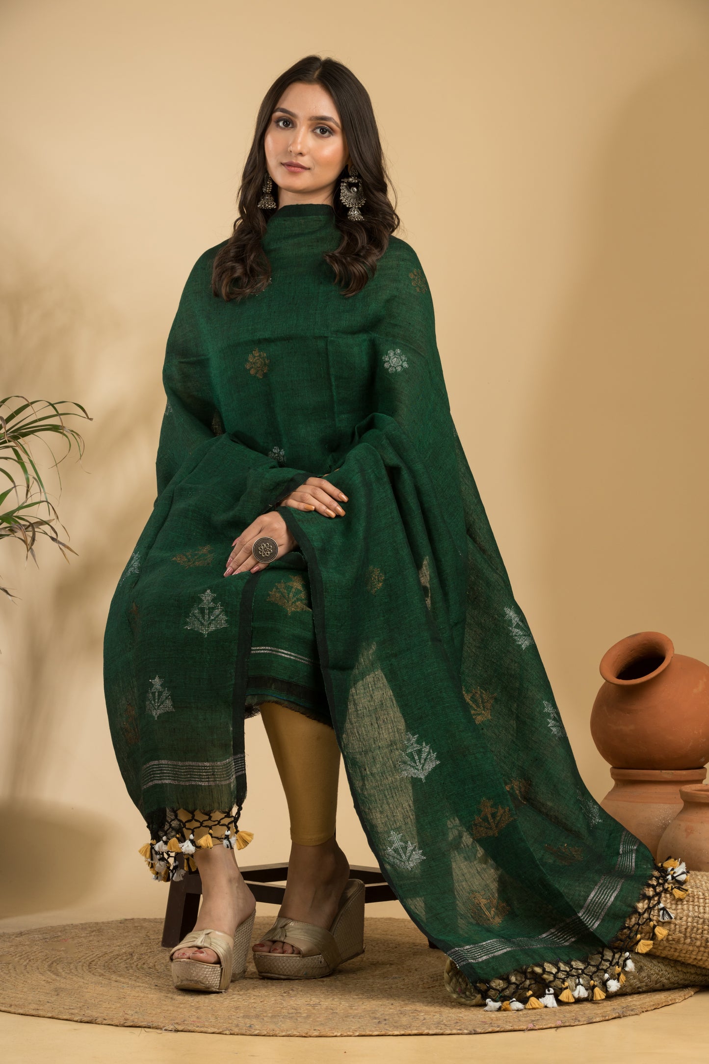Green Pure Linen Jamdani Handwoven 2-Piece Suit with Tassel Dupatta
