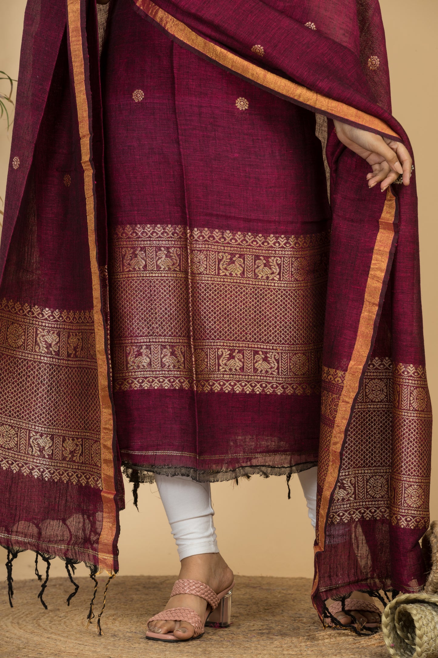 Magenta Pure Linen Jamdani Handwoven 2-Piece Suit with Tassel Dupatta