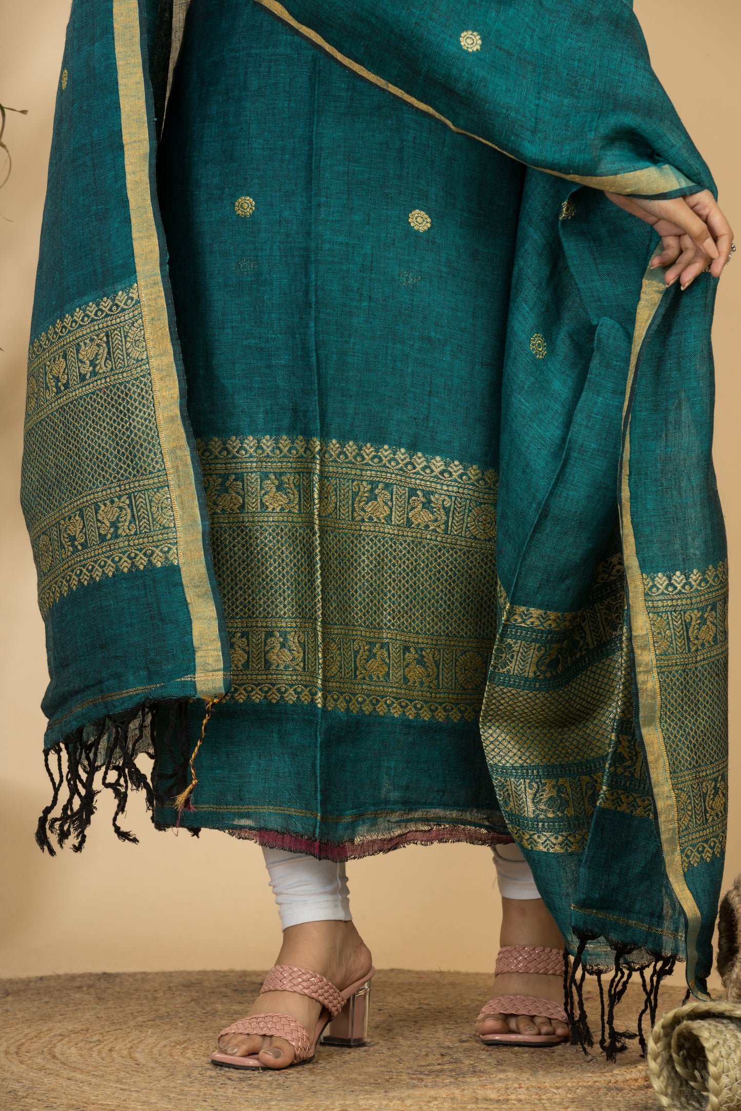 Pure Linen Jamdani Handwoven 2-Piece Suit with Tassel Dupatta