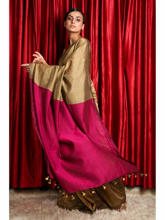 Ethereal Khadi Elegance: Handloom Saree with Running Blouse