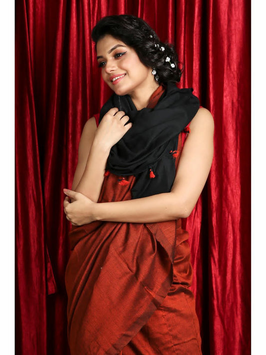 Ethereal Khadi Elegance: Handloom Saree with Running Blouse