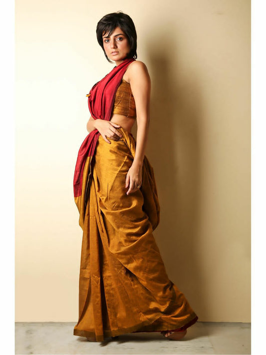 Ethereal Khadi Elegance: Handloom Saree with Running Blouse
